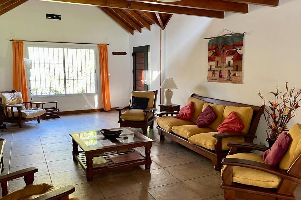 Casa En Ing. Maschwitz Con Gran Parque Y Pileta *