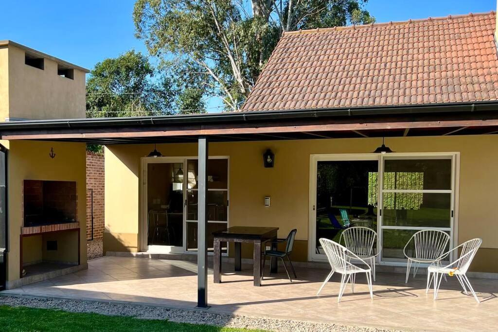 Сasa de vacaciones Casa En Ing. Maschwitz Con Gran Parque Y Pileta *